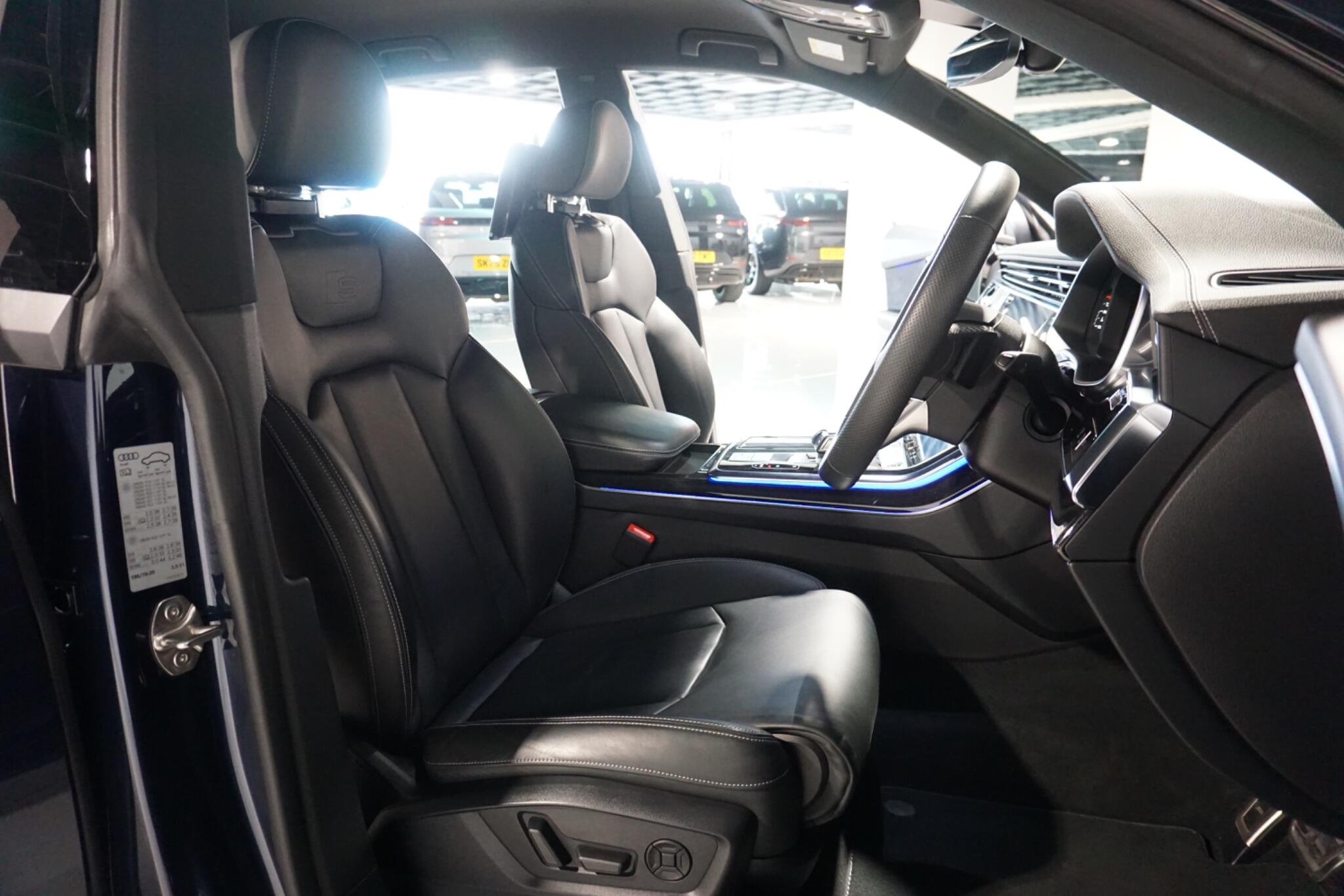 Audi Q8 3.0 TFSI V6 55 Black Edition SUV 5dr Petrol Tiptronic quattro Euro 6 (s/s) (340 ps)